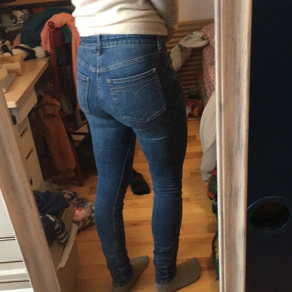 Host pick✨NWOT Calvin Klein skinny mid rise jeans size 26 - Picture 2 of 10